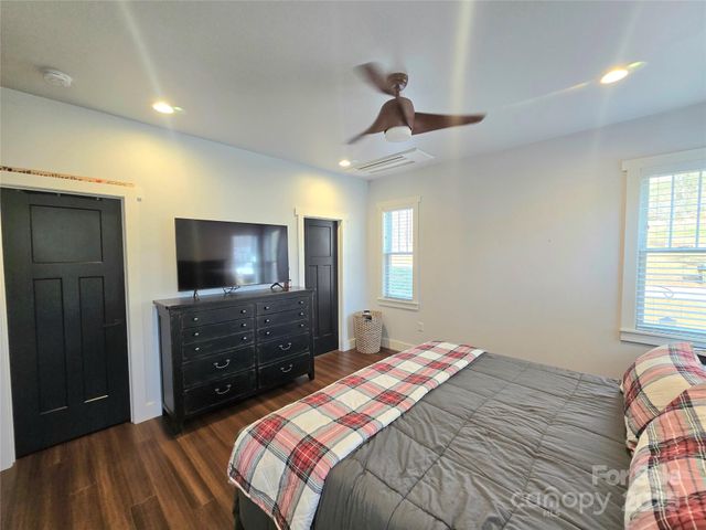 565 School Road, Asheville, NC 28803