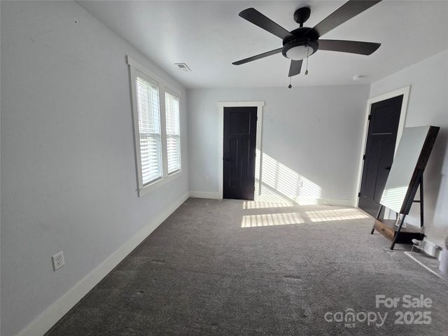 565 School Road, Asheville, NC 28803