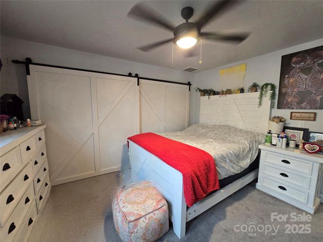 565 School Road, Asheville, NC 28803