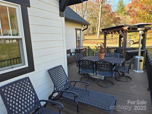 565 School Road, Asheville, NC 28803