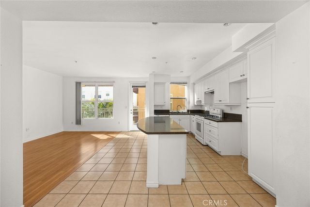 83 E Commonwealth 3C, Alhambra, CA 91801