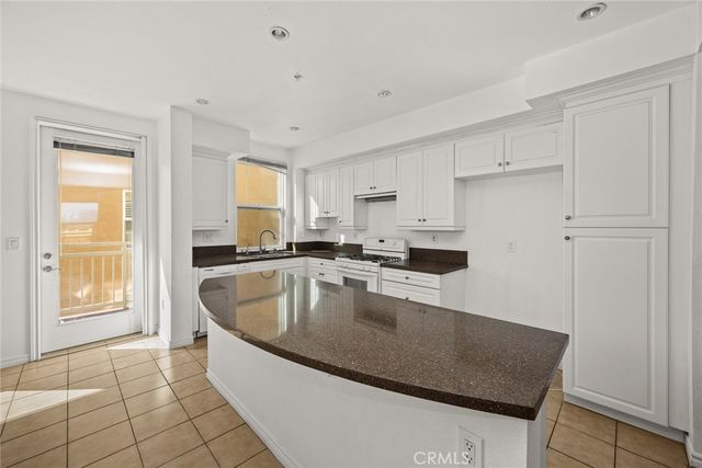 83 E Commonwealth 3C, Alhambra, CA 91801