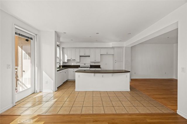 83 E Commonwealth 3C, Alhambra, CA 91801