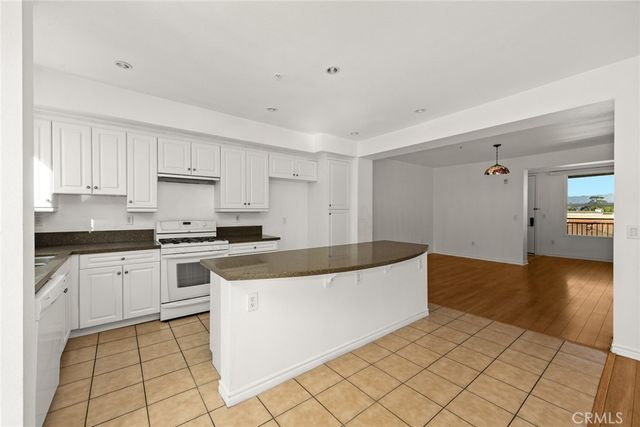 83 E Commonwealth 3C, Alhambra, CA 91801