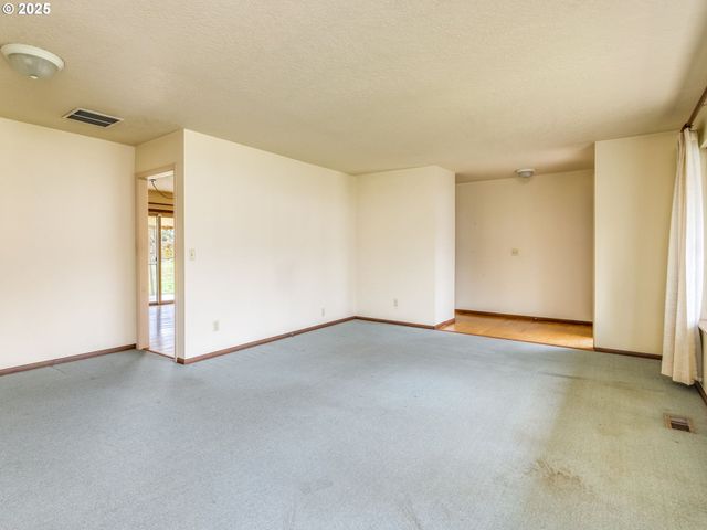 6015 Se ALDER HILL Loop, Milwaukie, OR 97267