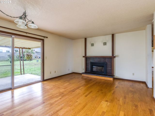 6015 Se ALDER HILL Loop, Milwaukie, OR 97267