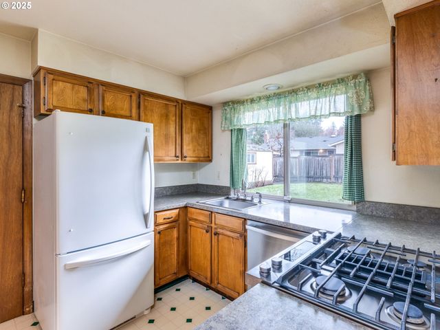 6015 Se ALDER HILL Loop, Milwaukie, OR 97267