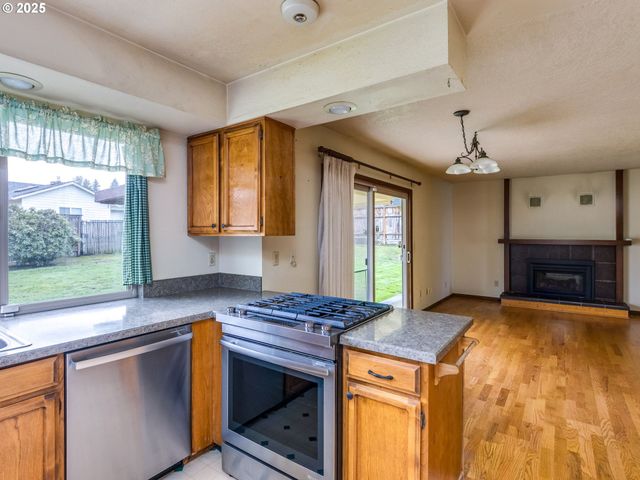 6015 Se ALDER HILL Loop, Milwaukie, OR 97267