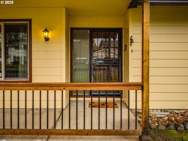 6015 Se ALDER HILL Loop, Milwaukie, OR 97267