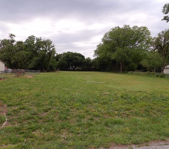 0000 Valentine RD, Park City, KS 67219