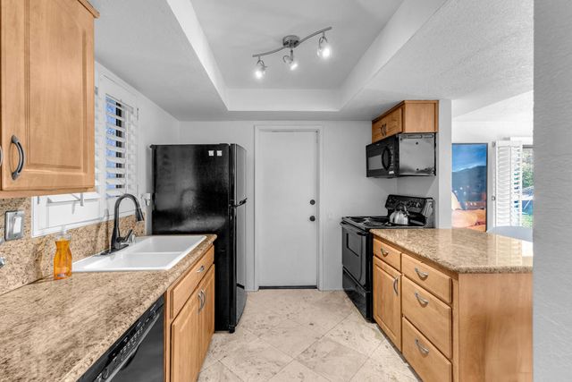 1385 E Via Escuela, Palm Springs, CA 92262