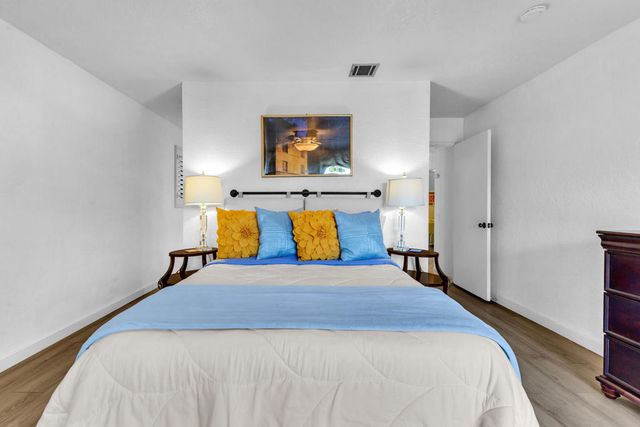 1385 E Via Escuela, Palm Springs, CA 92262