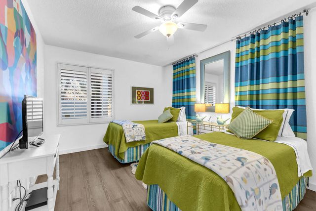 1385 E Via Escuela, Palm Springs, CA 92262