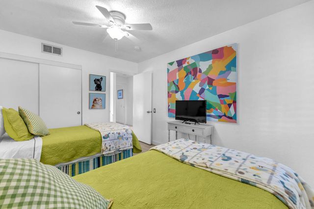 1385 E Via Escuela, Palm Springs, CA 92262