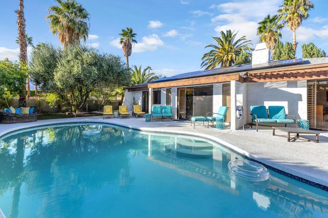 1385 E Via Escuela, Palm Springs, CA 92262