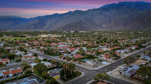 1385 E Via Escuela, Palm Springs, CA 92262