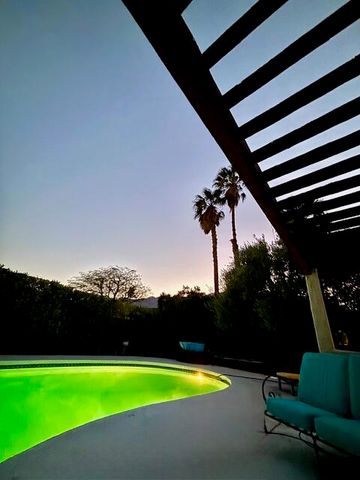 1385 E Via Escuela, Palm Springs, CA 92262