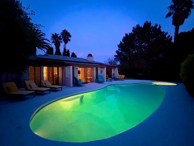 1385 E Via Escuela, Palm Springs, CA 92262