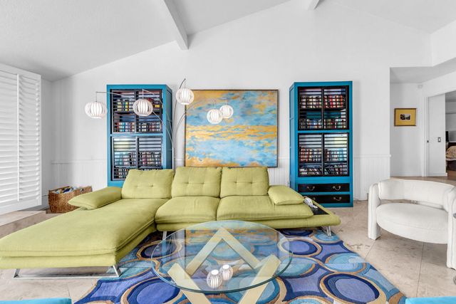 1385 E Via Escuela, Palm Springs, CA 92262