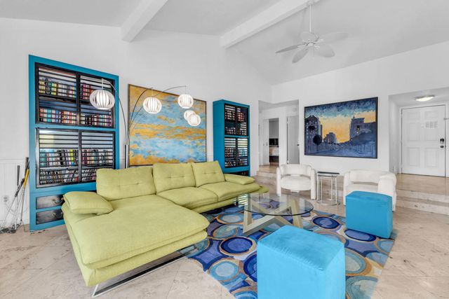 1385 E Via Escuela, Palm Springs, CA 92262