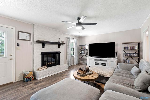 240 Dee Ann Road, Trinity, AL 35673