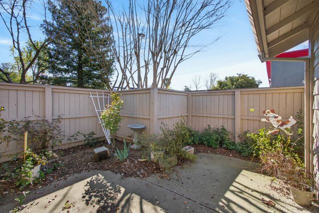 8112 Red Sherry Ln, Fair Oaks, CA 95628