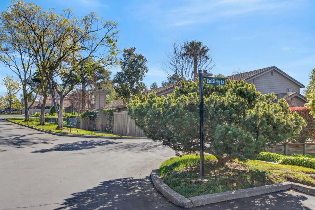 8112 Red Sherry Ln, Fair Oaks, CA 95628