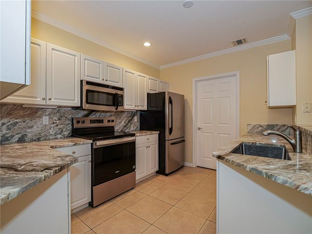 5045 Fairways Circle D101, Vero Beach, FL 32967