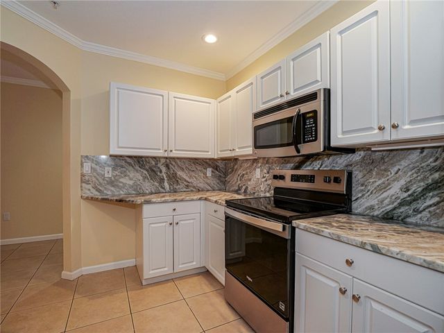 5045 Fairways Circle D101, Vero Beach, FL 32967