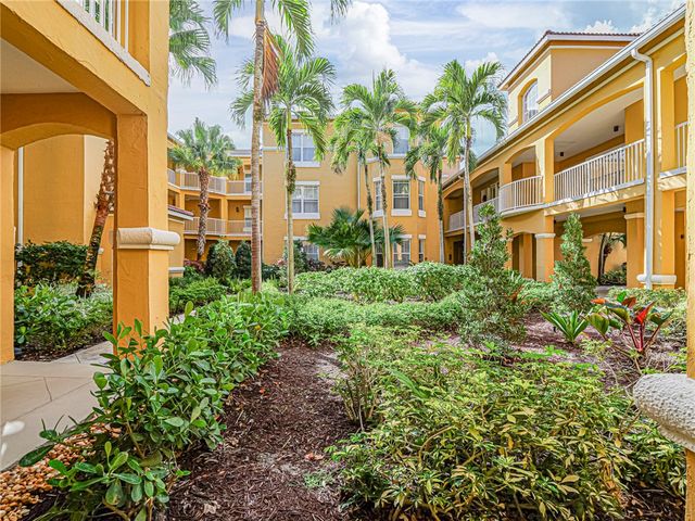 5045 Fairways Circle D101, Vero Beach, FL 32967