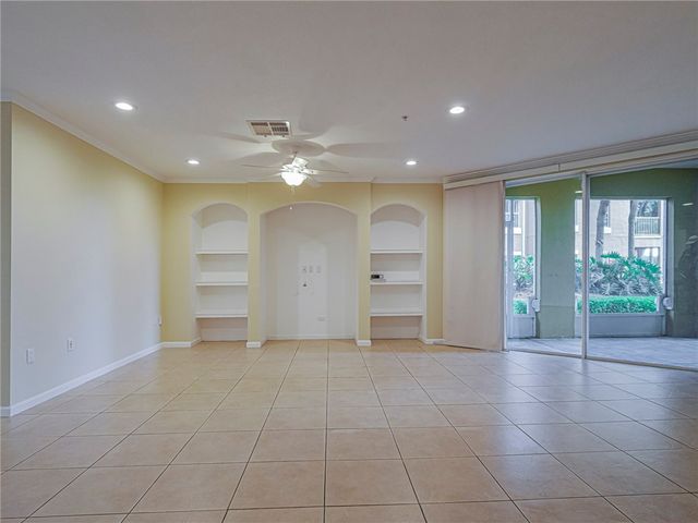 5045 Fairways Circle D101, Vero Beach, FL 32967