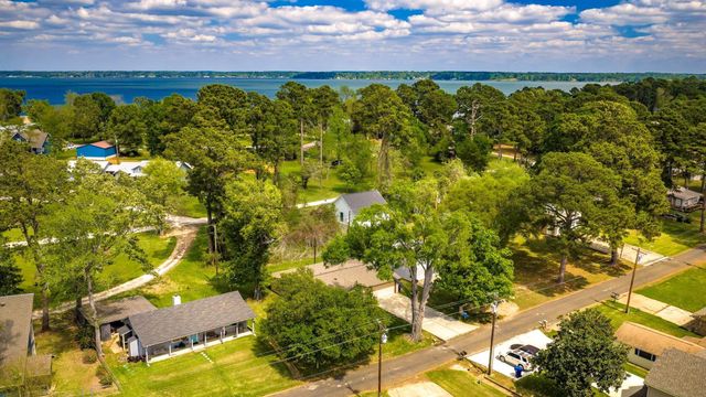 170 Mesa Verde, Livingston, TX 77351