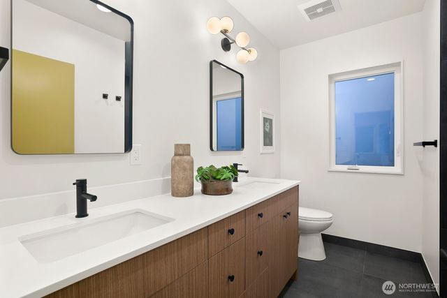 5051 35th Avenue SW, Seattle, WA 98126