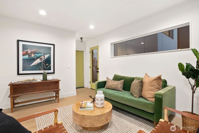 5051 35th Avenue SW, Seattle, WA 98126