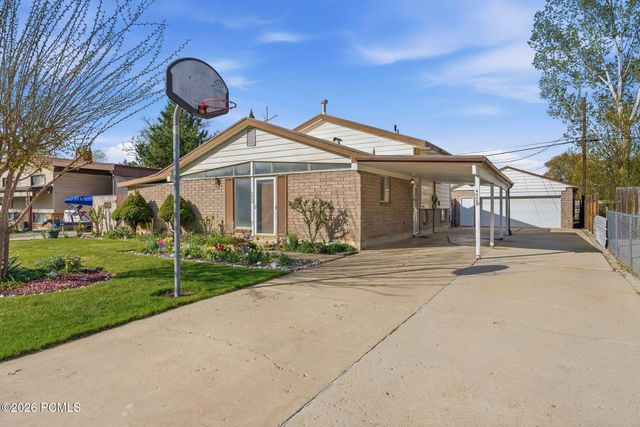 4668 S Green Valley Drive, Salt Lake City, UT 84107