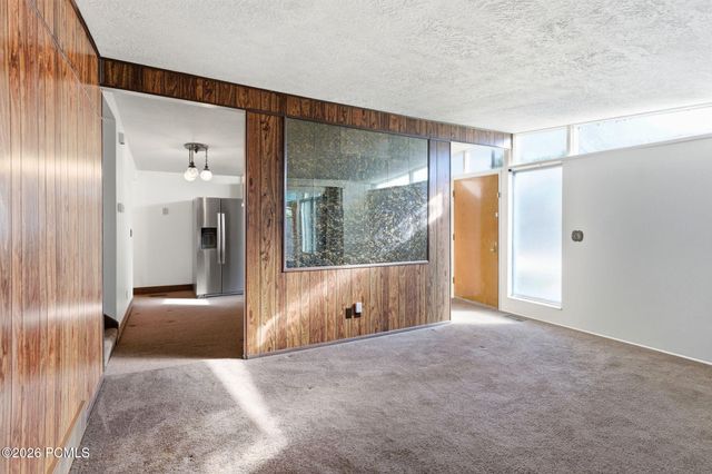 4668 S Green Valley Drive, Salt Lake City, UT 84107