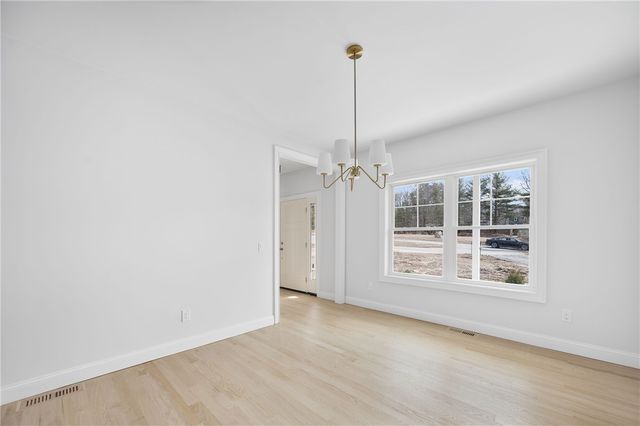 350 Nooseneck Hill Road, Richmond, RI 02812