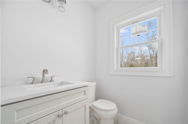 350 Nooseneck Hill Road, Richmond, RI 02812