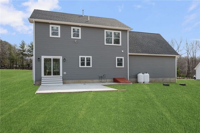 350 Nooseneck Hill Road, Richmond, RI 02812