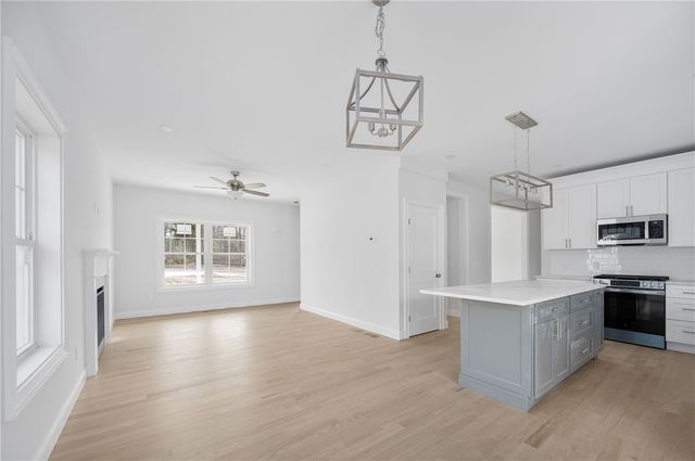 350 Nooseneck Hill Road, Richmond, RI 02812