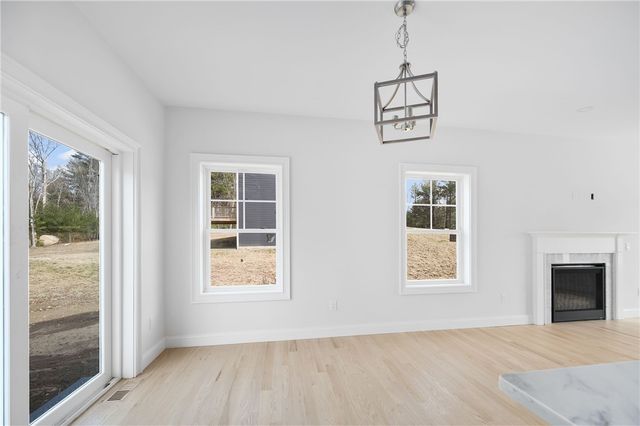 350 Nooseneck Hill Road, Richmond, RI 02812