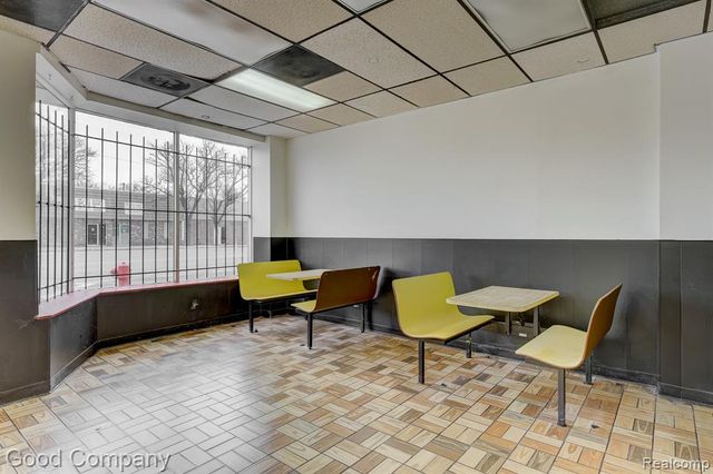 21559 Grand River Avenue, Detroit, MI 48219