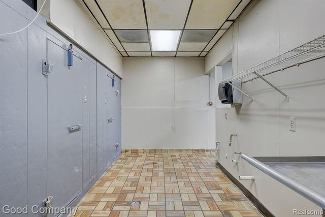 21559 Grand River Avenue, Detroit, MI 48219