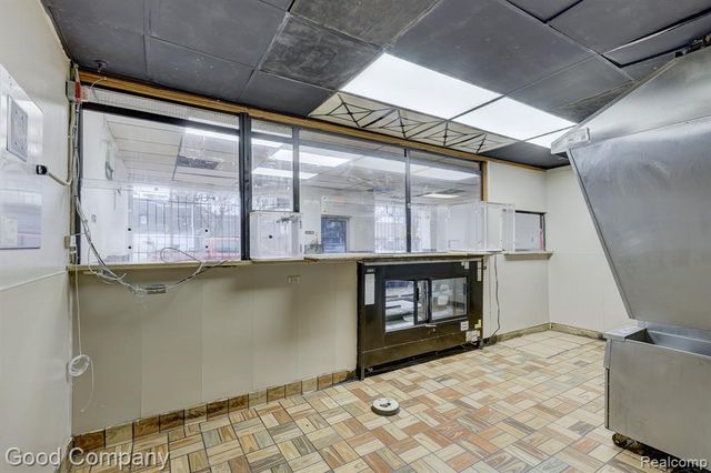 21559 Grand River Avenue, Detroit, MI 48219