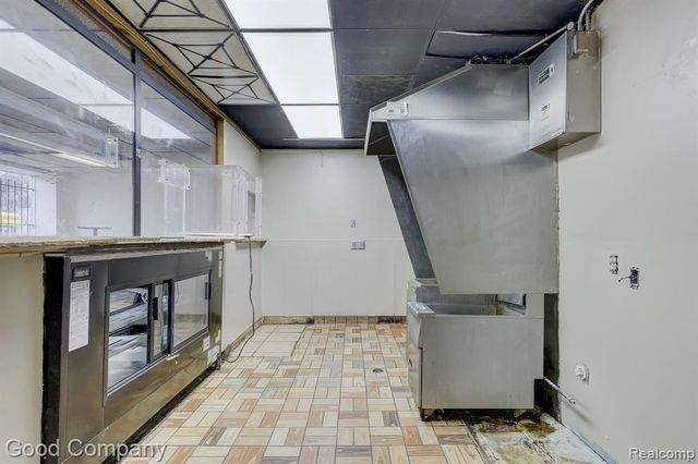 21559 Grand River Avenue, Detroit, MI 48219
