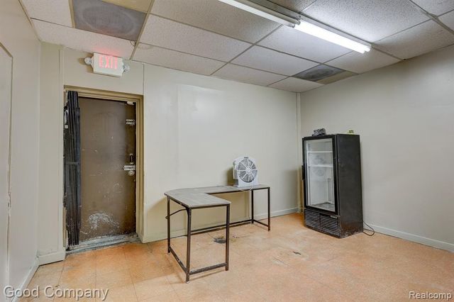 21559 Grand River Avenue, Detroit, MI 48219