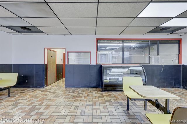 21559 Grand River Avenue, Detroit, MI 48219
