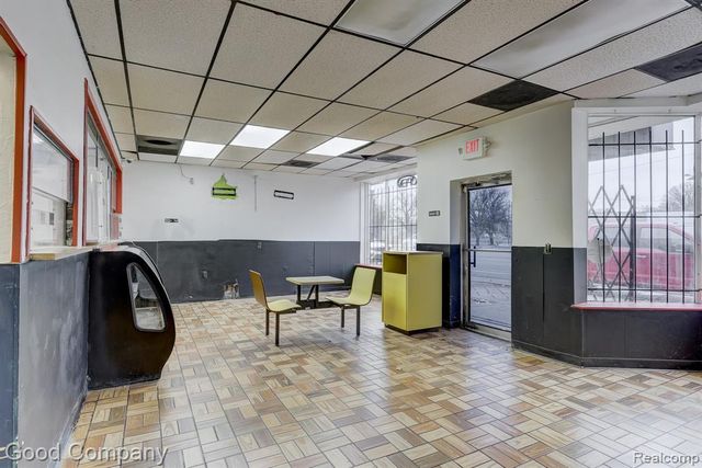 21559 Grand River Avenue, Detroit, MI 48219