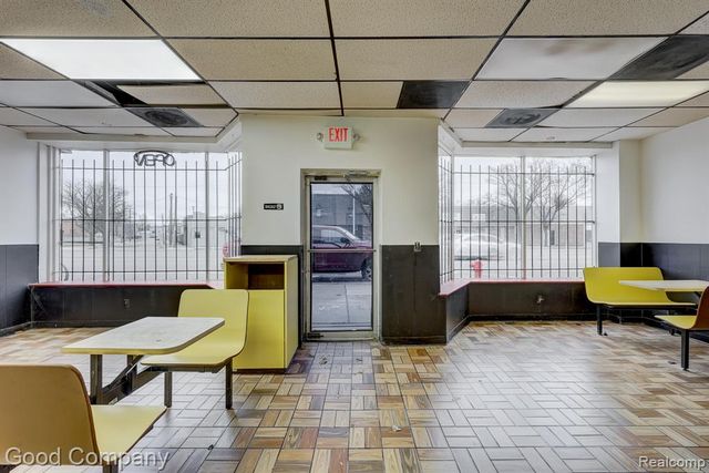 21559 Grand River Avenue, Detroit, MI 48219