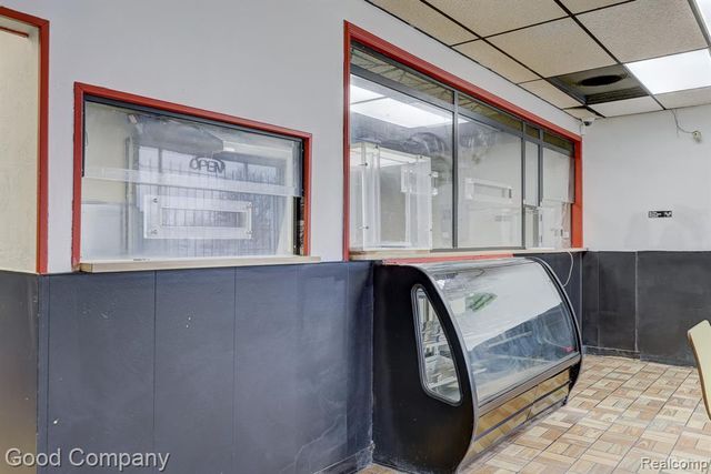 21559 Grand River Avenue, Detroit, MI 48219